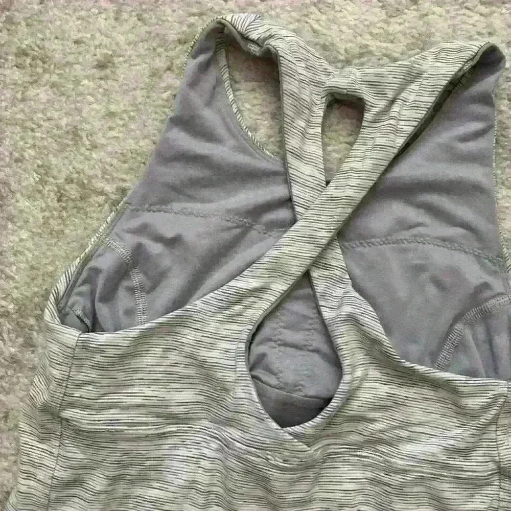 Lululemon top